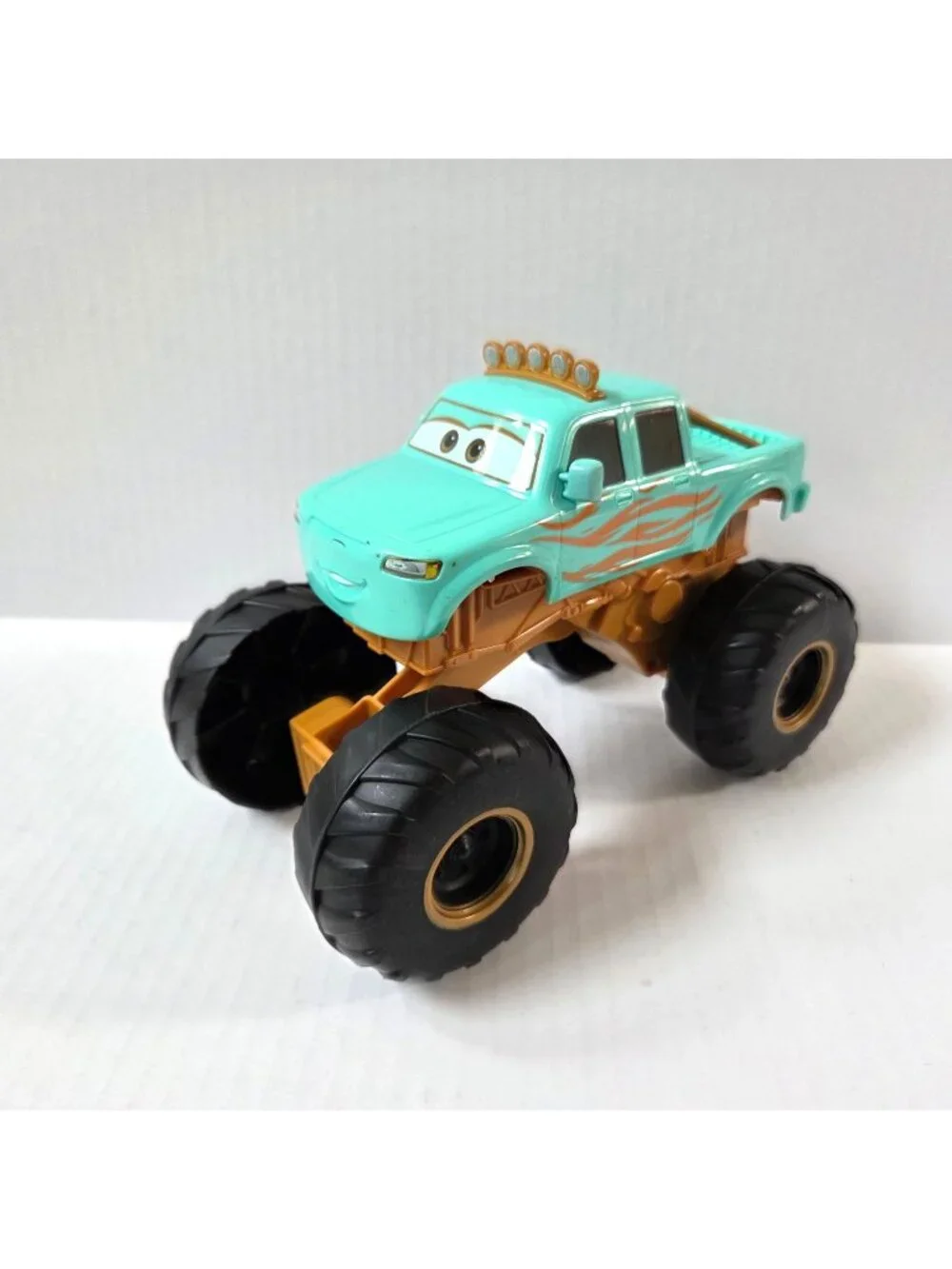 Disney Pixar Cars On The Road Circus Stunt Ivy Jumping Monster Truck